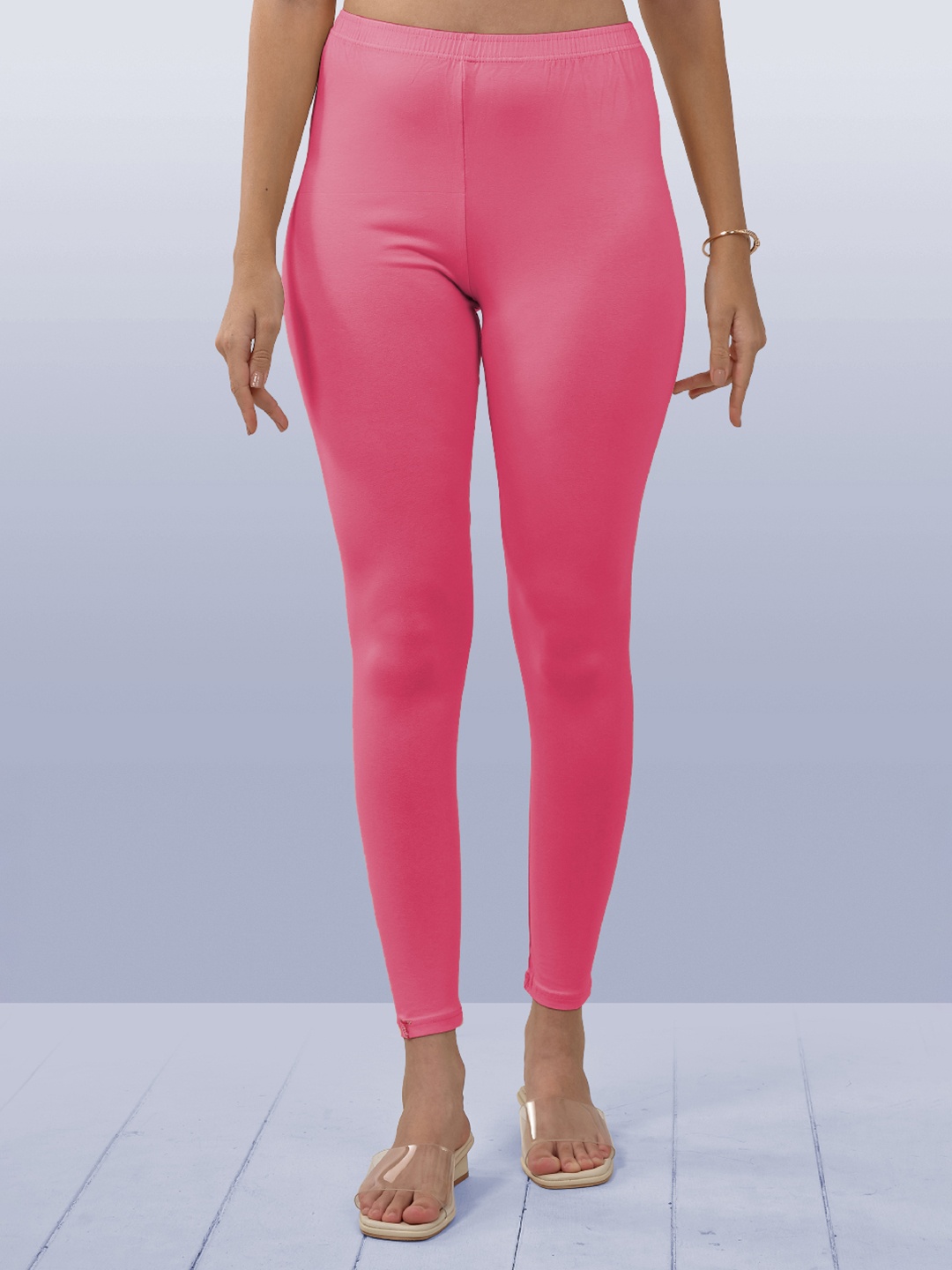 

LYRA Women Pink Solid Ankle-Length Leggings