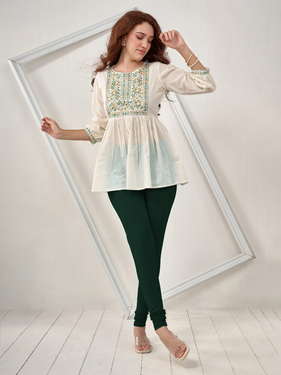 LYRA Women Green Solid Churidar-Length Leggings