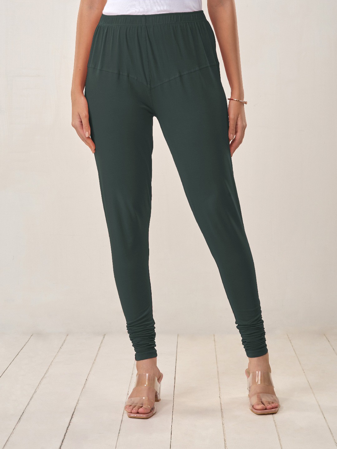 

LYRA Women Grey Solid Churidar-Length Leggings
