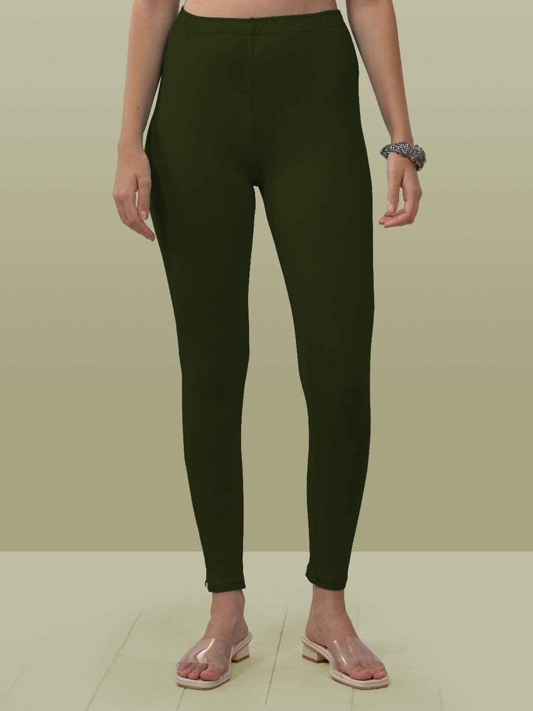 

LYRA Women Green Solid Ankle-Length Leggings