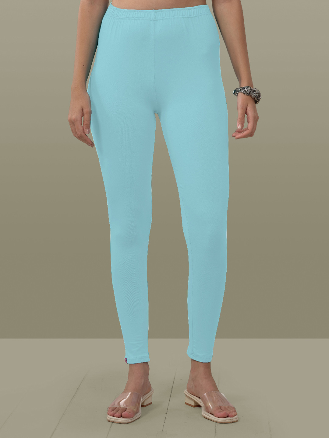 

LYRA Women Turquoise Blue Solid Ankle-Length Leggings