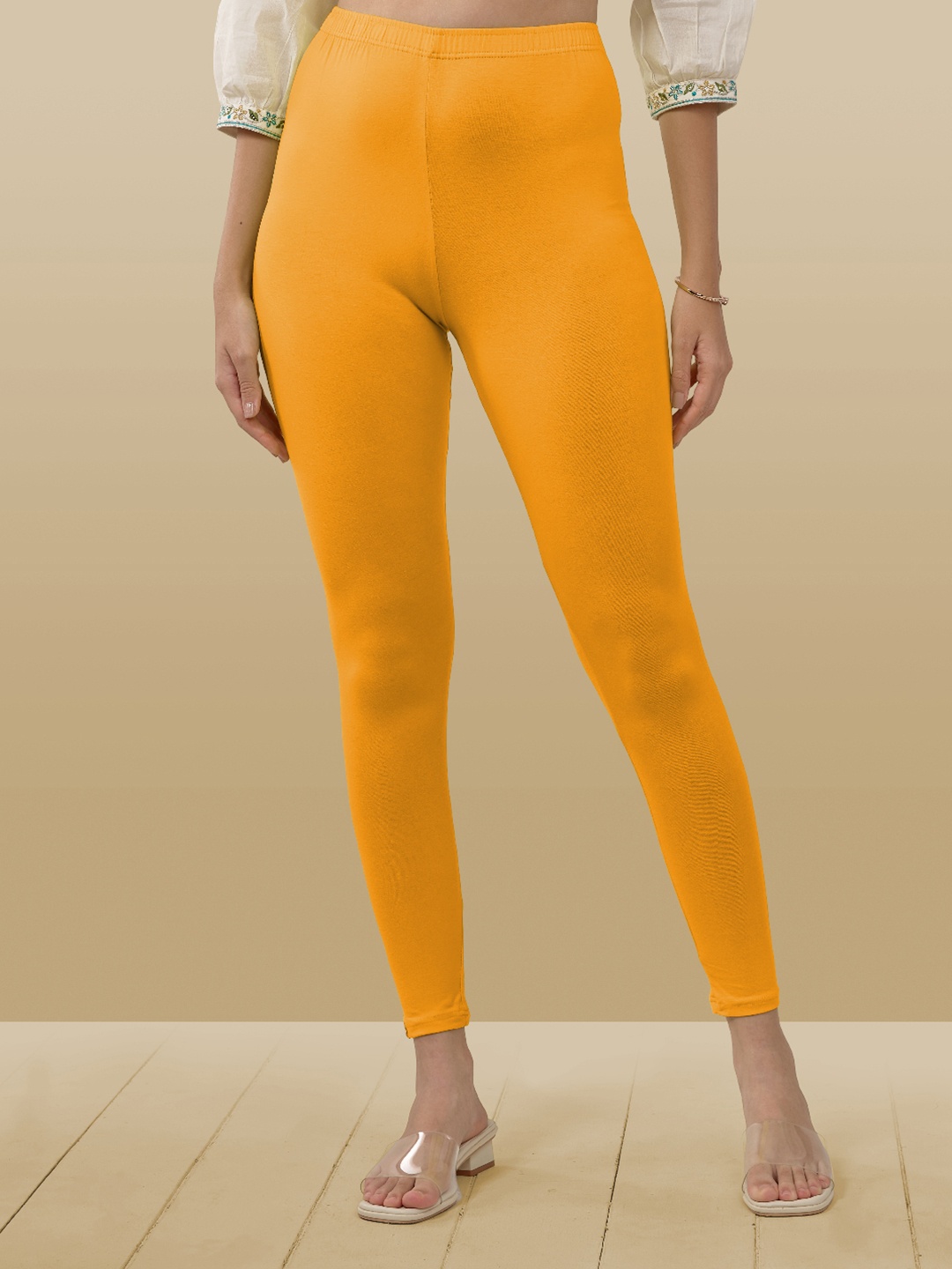 

LYRA Women Pastel Yellow Solid Cotton Ankle-Length Leggings