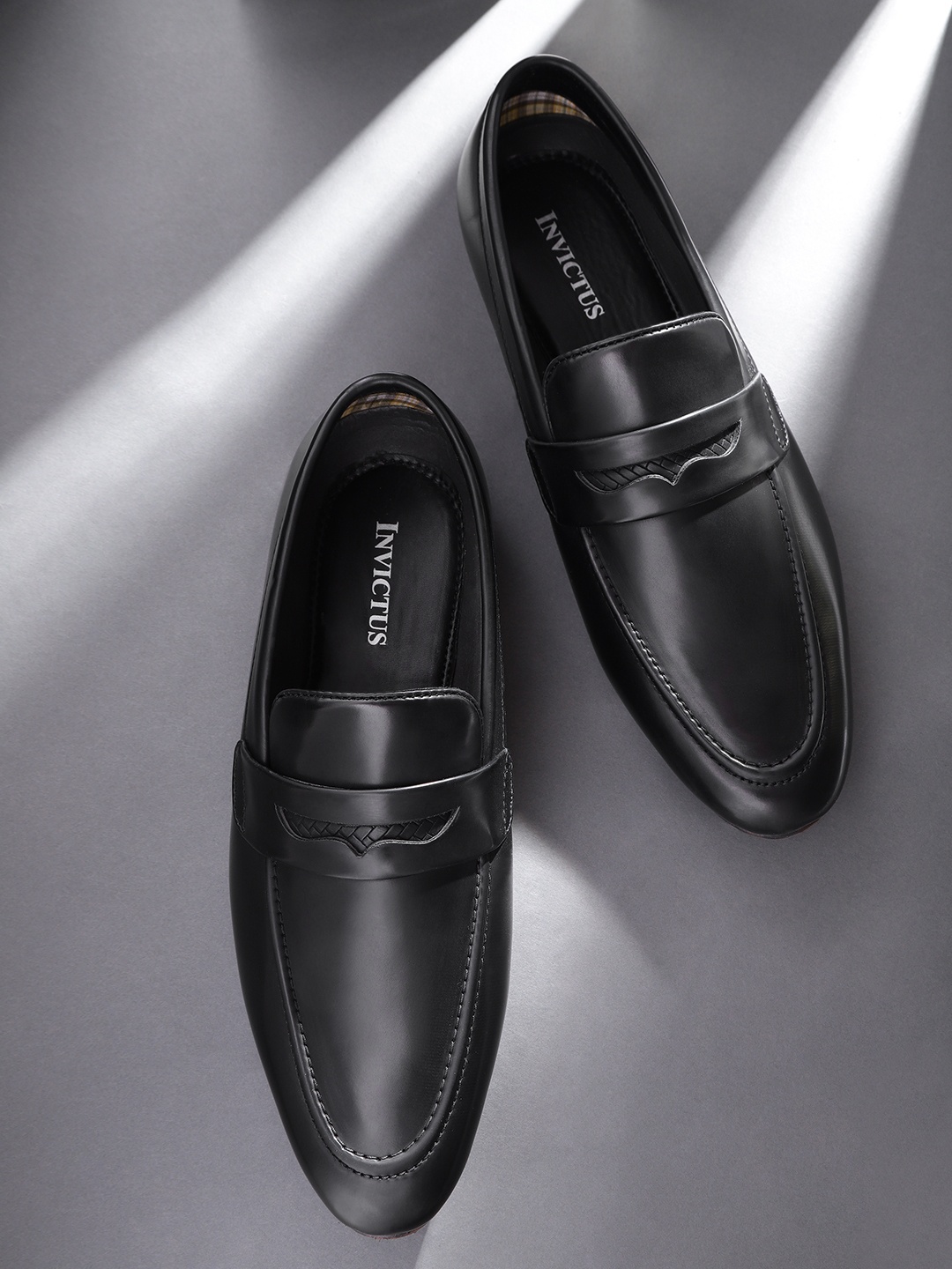

INVICTUS Men Black Semiformal Slip-Ons