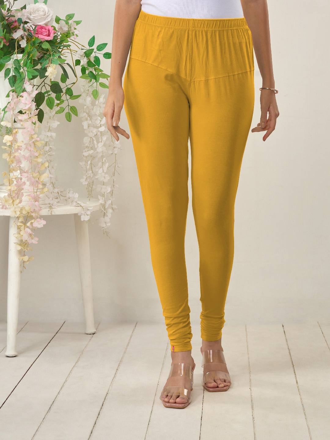 

LYRA Women Olive Green Solid Cotton Churidhar-Length Leggings