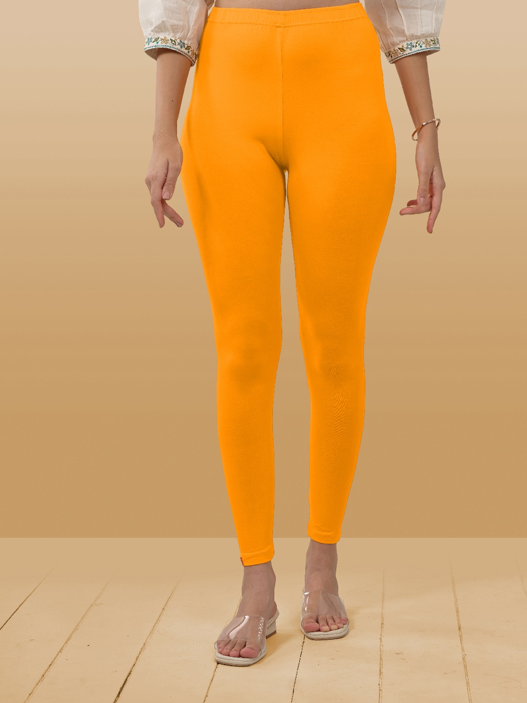 

LYRA Women Orange Solid Ankle-Length Leggings