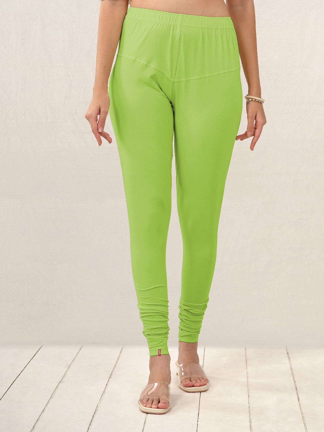 

LYRA Women Green Solid Churidar-Length Leggings