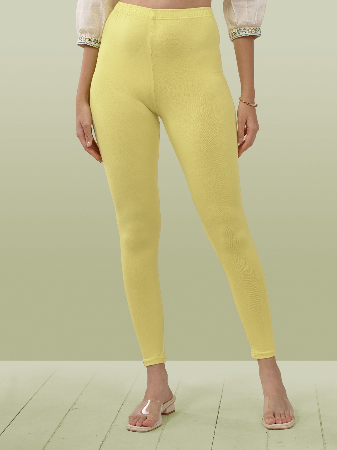 

LYRA Women Yellow Solid Ankle-Length Leggings