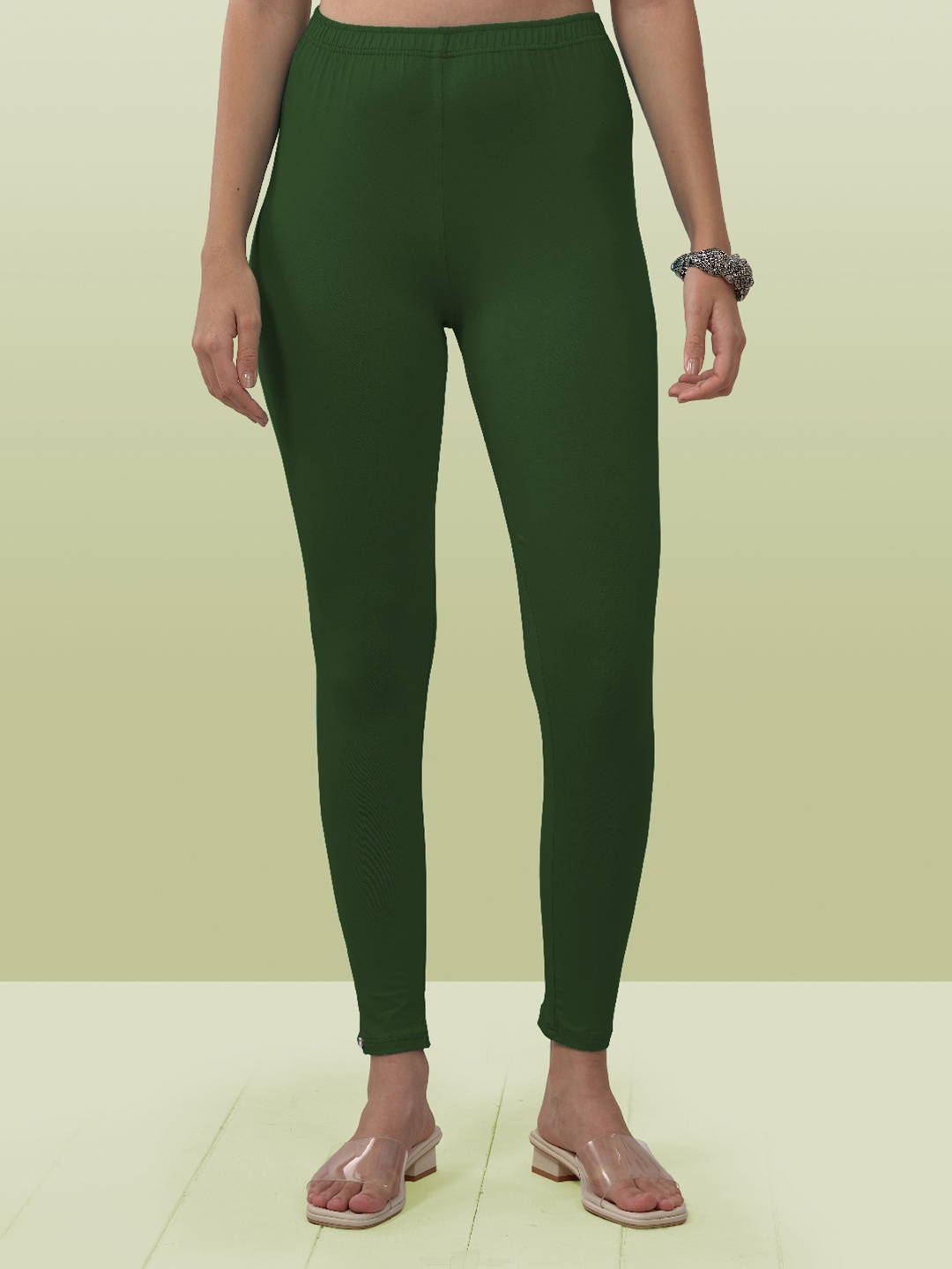 

LYRA Women Green Solid Ankle-Length Leggings