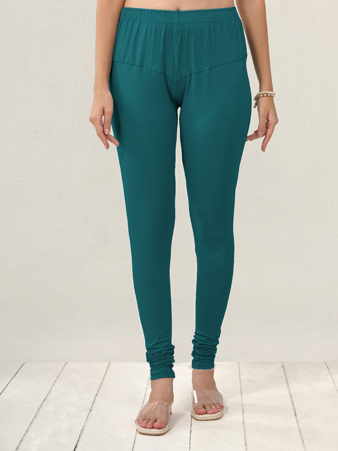 

LYRA Women Green Solid Churidar-Length Leggings