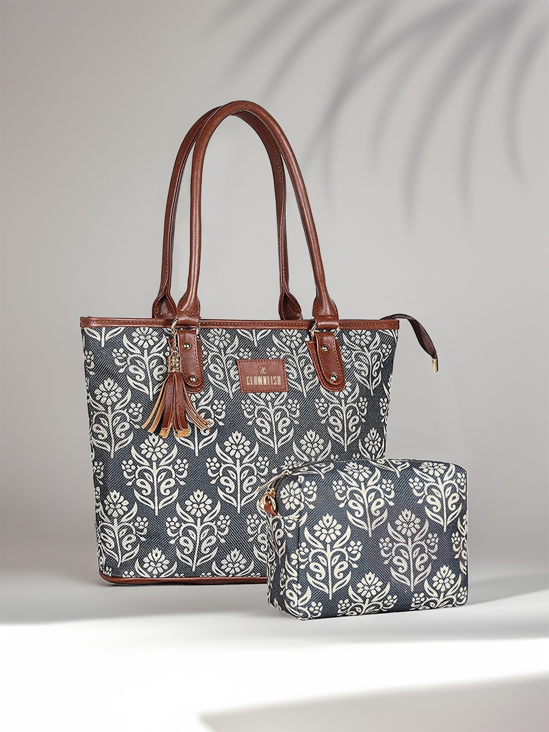 

THE CLOWNFISH Percy & Isla Women Grey Floral Printed Shopper Shoulder Bag