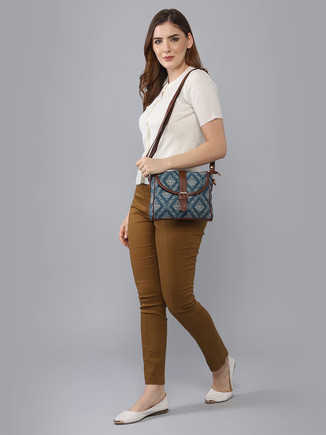 

THE CLOWNFISH Women Blue Ethnic Motifs Printed Structured Sling Bag