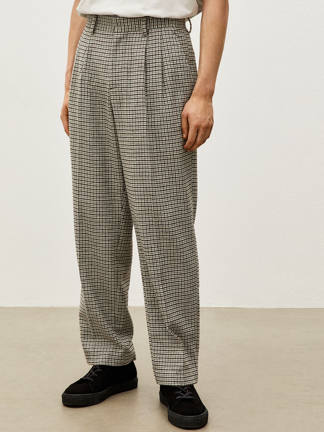 

H&M Men Relaxed Fit Wool-blend trousers, Green