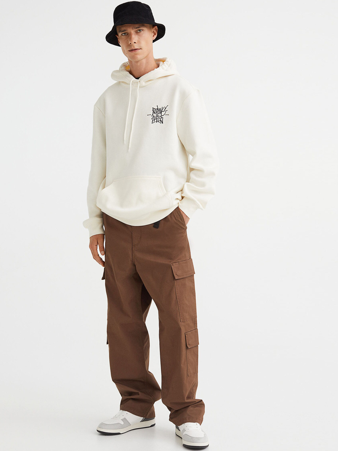 

H&M Men Loose Fit Cargo Trousers, Brown