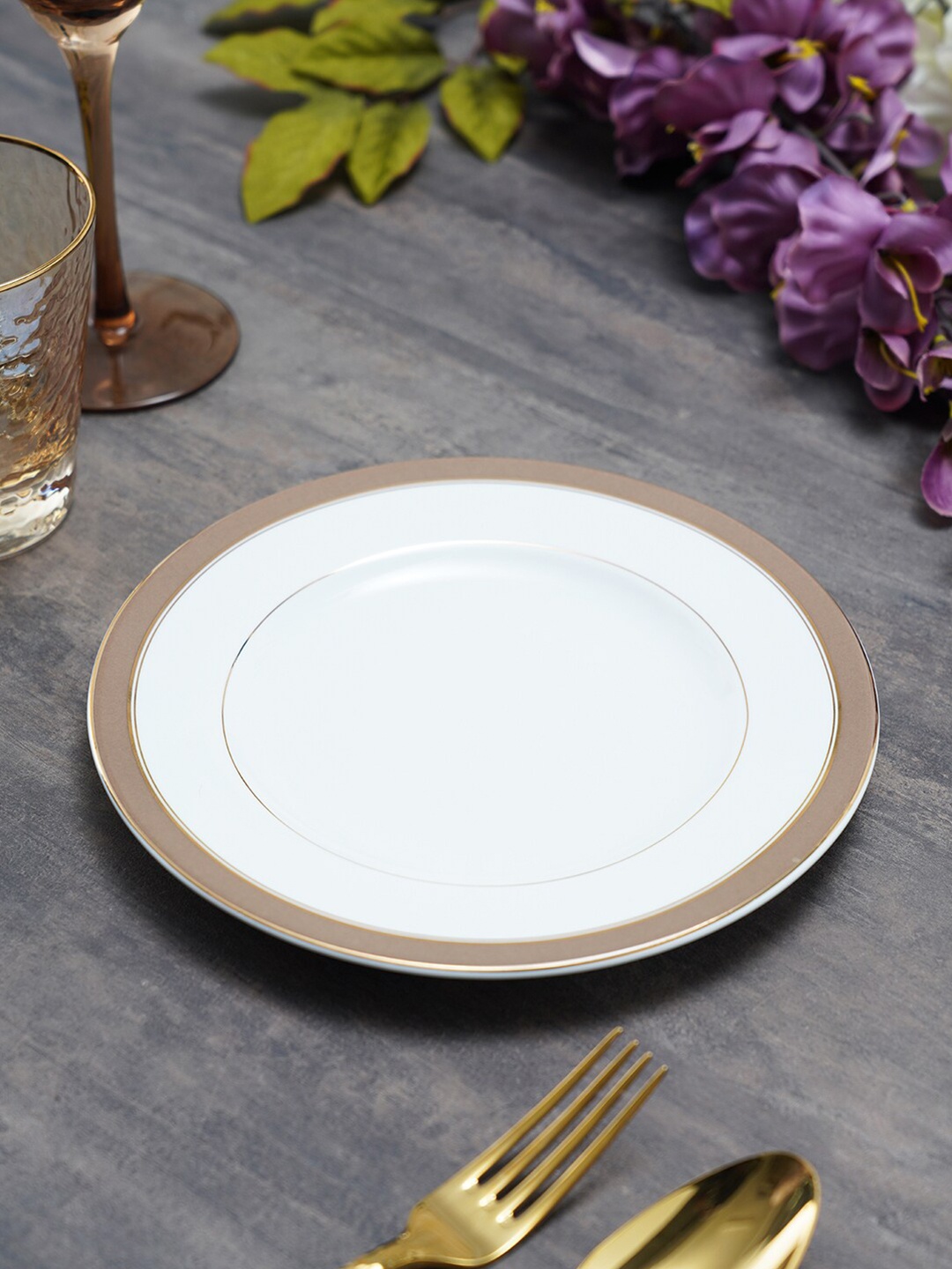 

Pure Home and Living White & Grey Solid Ceramic Glossy Plate