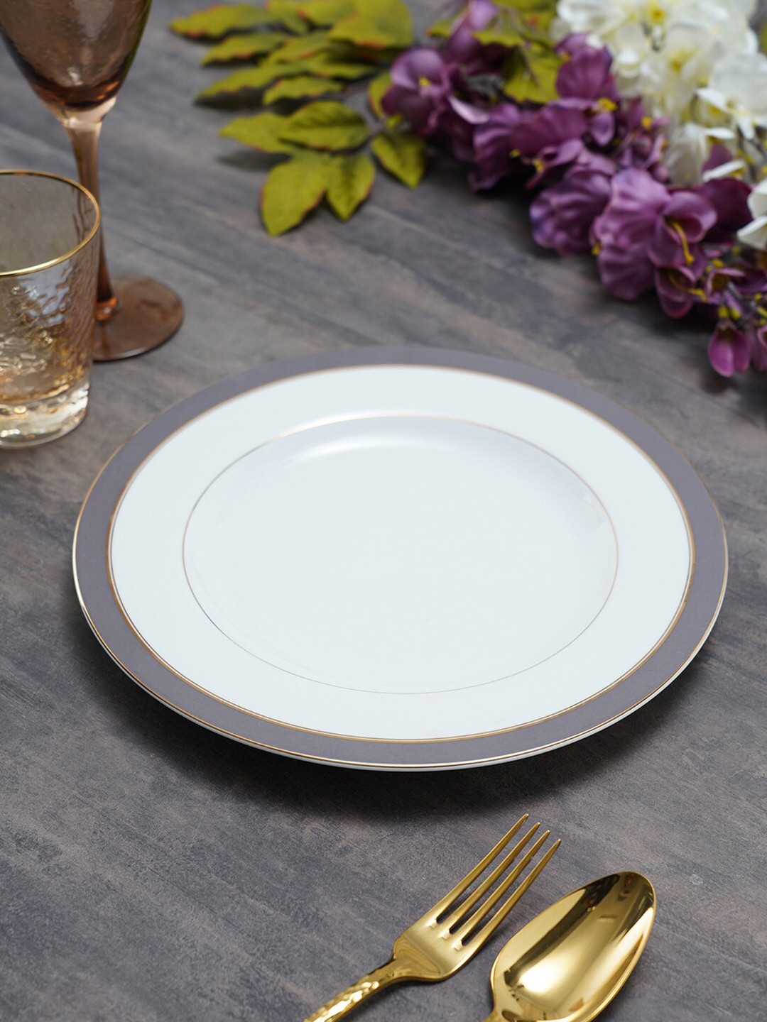 

Pure Home and Living White & Grey Solid Ceramic Glossy Plate