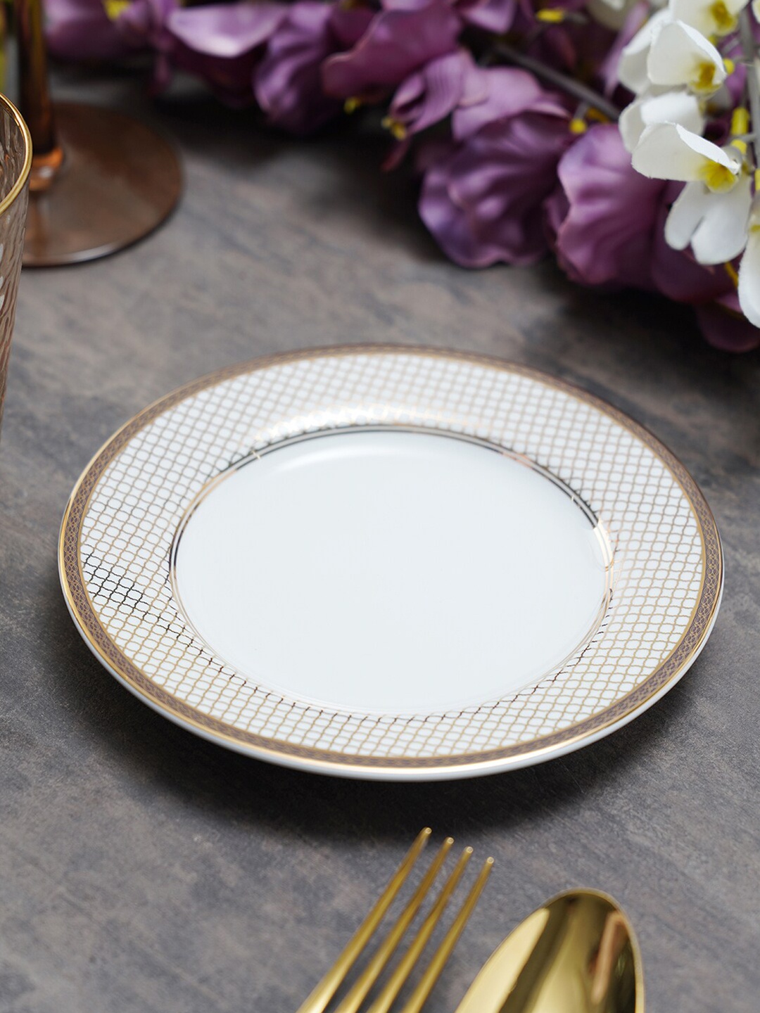 

Pure Home and Living White & Gold Printed Ceramic Glossy Plate