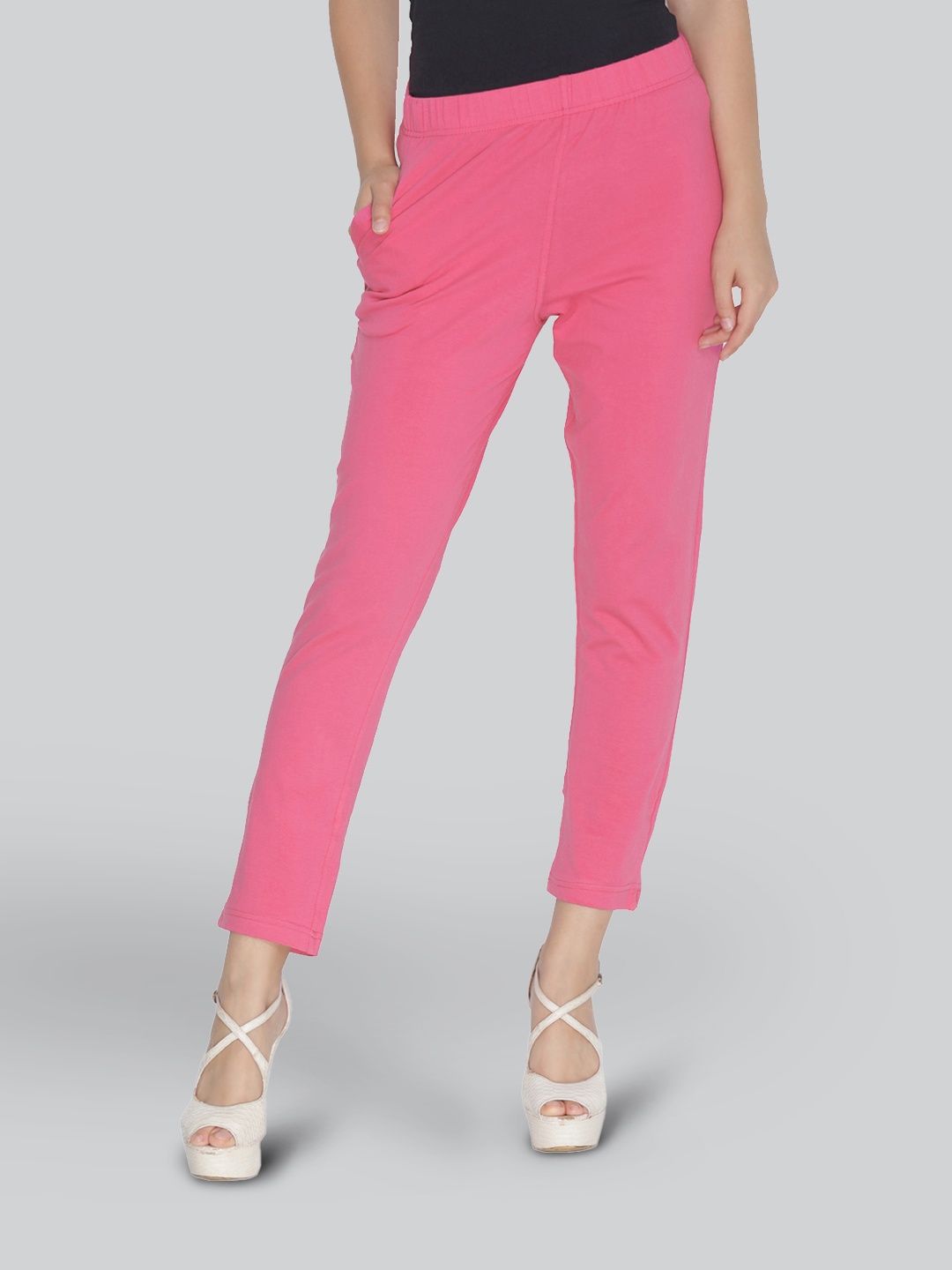 

LYRA Women Pink Smart Solid Trouser