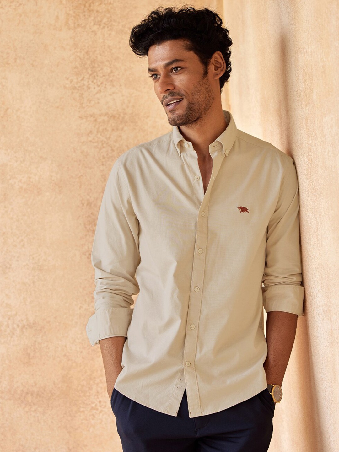

Andamen Men Beige Classic Slim Fit Cotton Casual Shirt