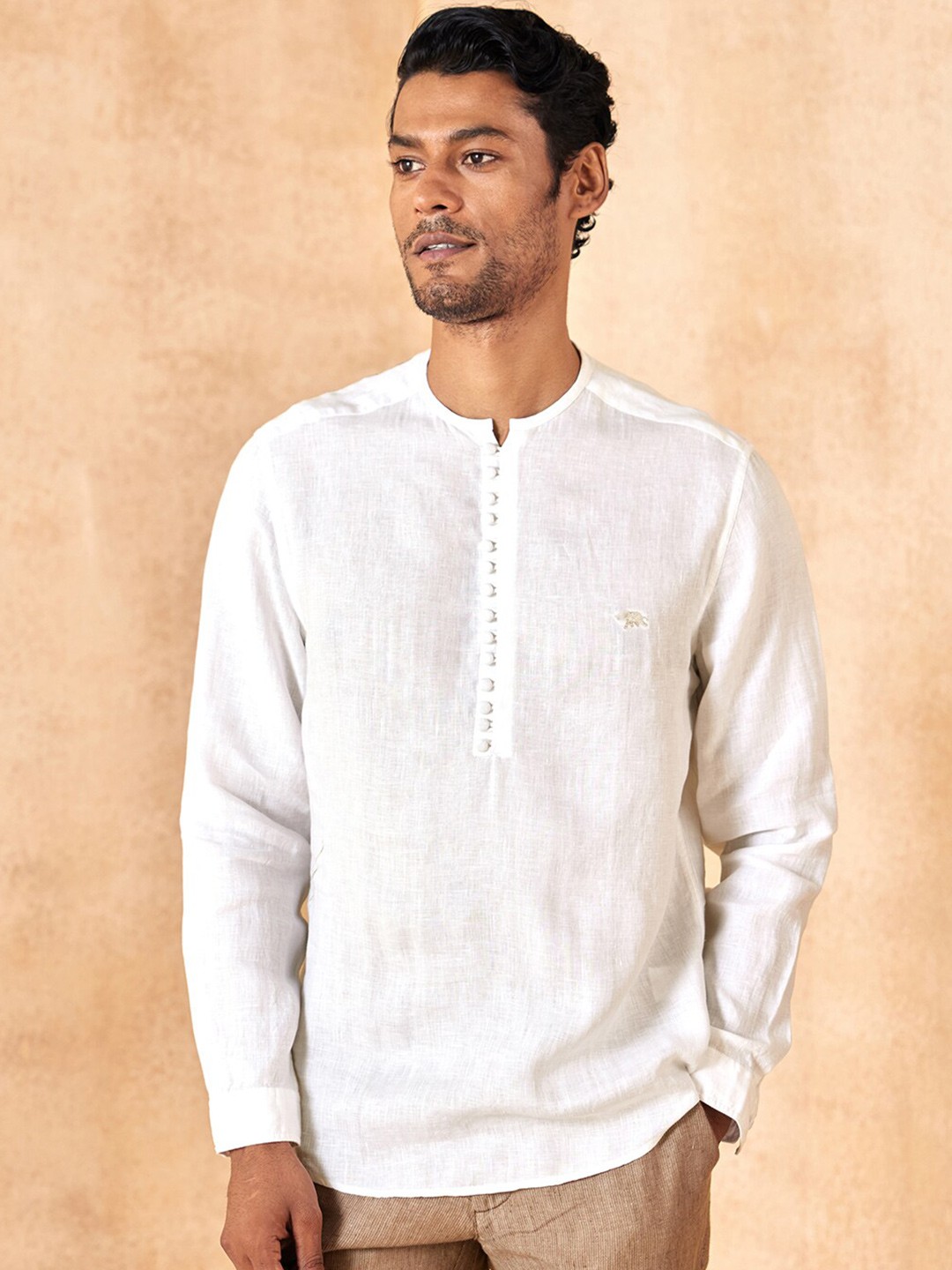 

Andamen Men White Classic Slim Fit Cotton Casual Shirt