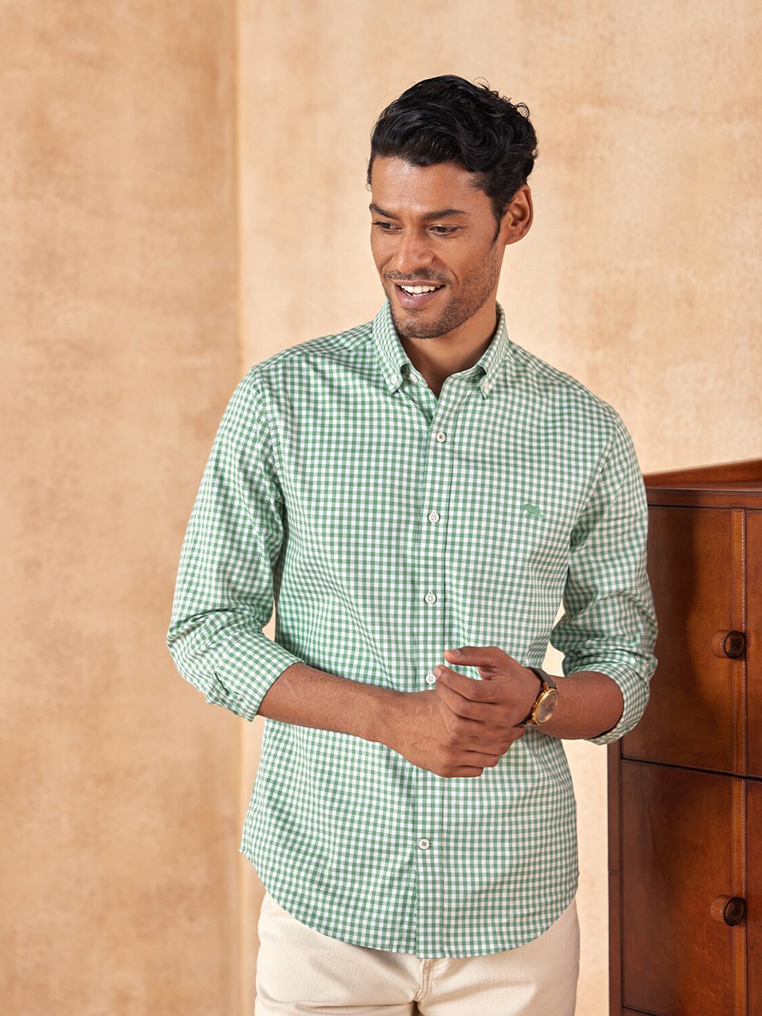 

Andamen Men Green Classic Slim Fit Checked Casual Cotton Shirt