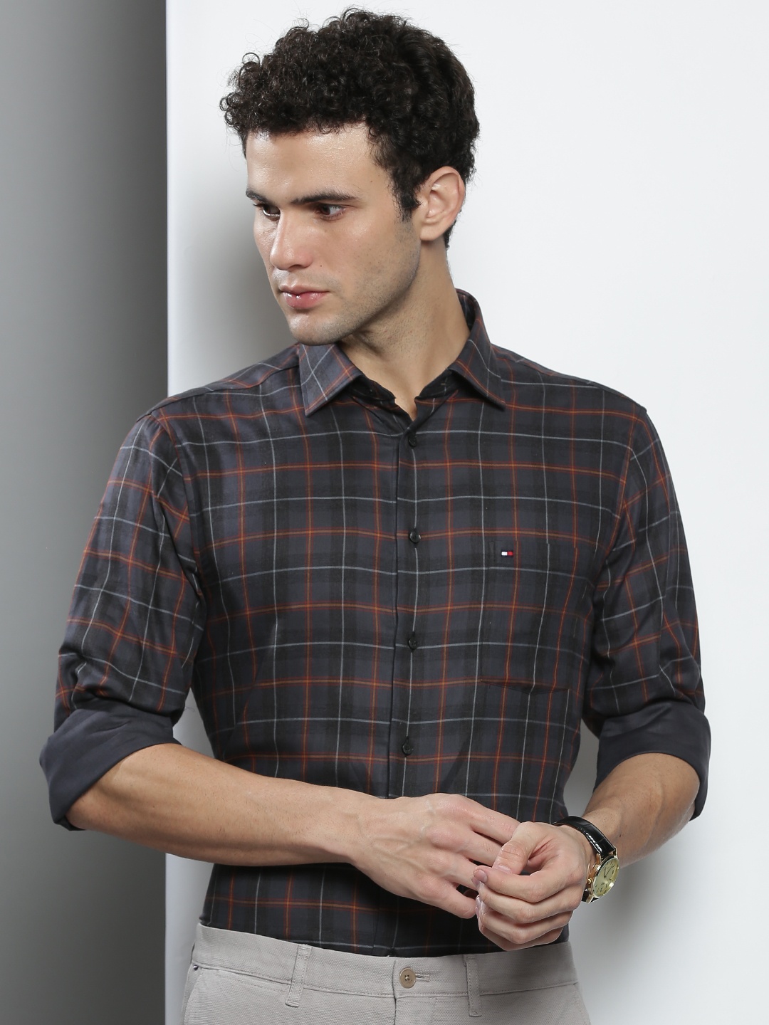 

Tommy Hilfiger Men Charcoal Grey & Yellow Tartan Checked Cotton Semiformal Shirt