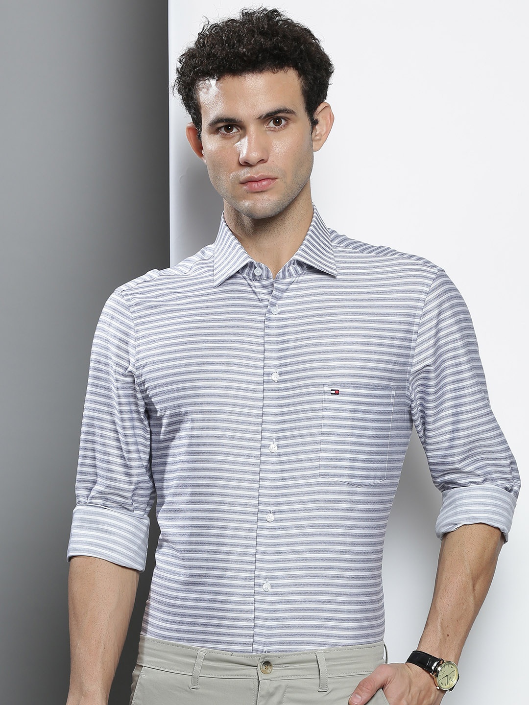 

Tommy Hilfiger Men White & Grey Horizontal Cotton Striped Semiformal Shirt