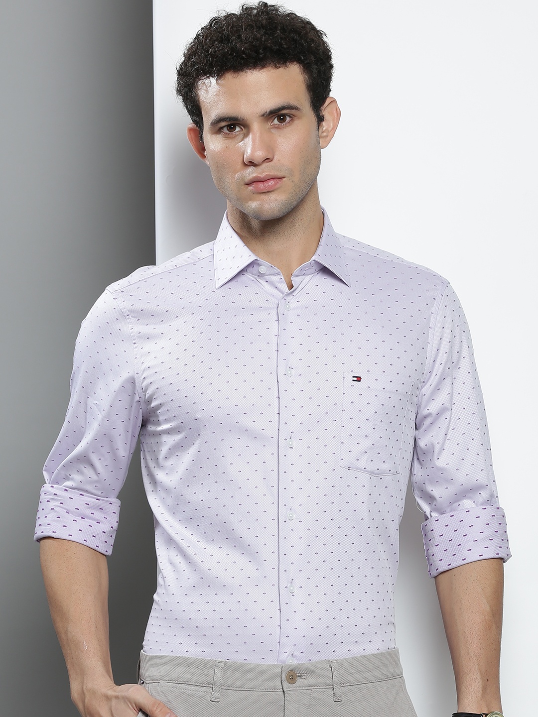 

Tommy Hilfiger Men Lavender Cotton Printed Spread Collar Casual Shirt