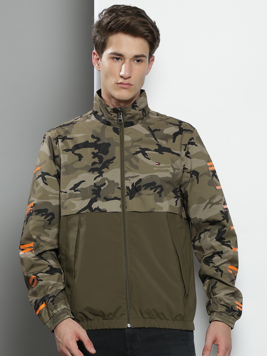 

Tommy Hilfiger Men Olive Green & Black Colourblocked Tailored Jacket