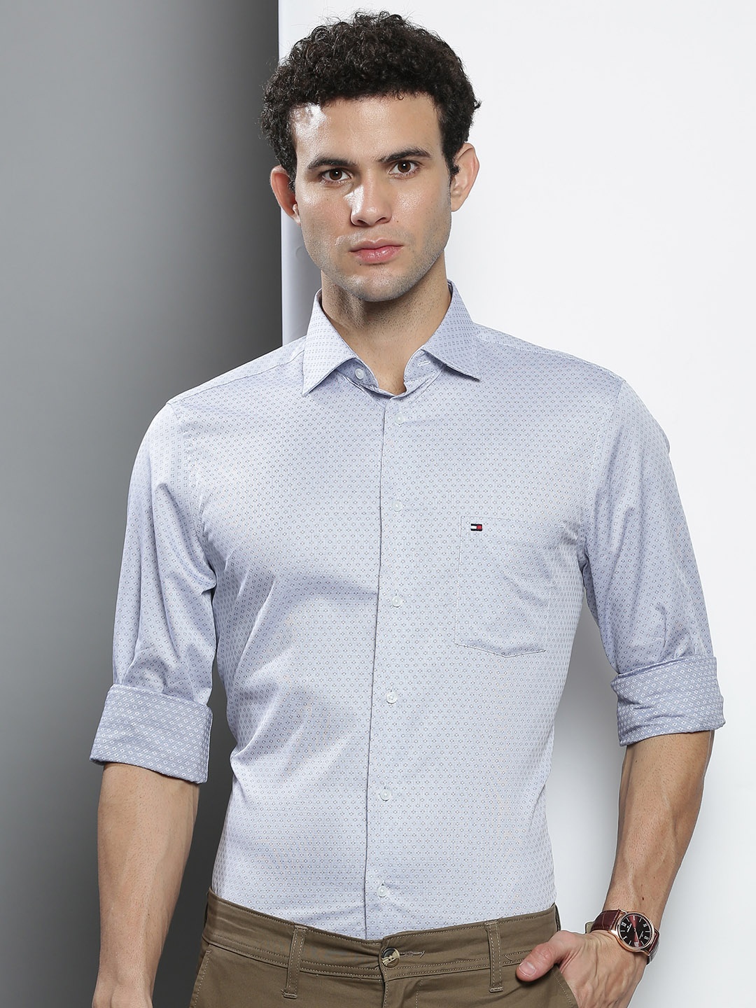 

Tommy Hilfiger Men Blue Dobby Weave Formal Shirt