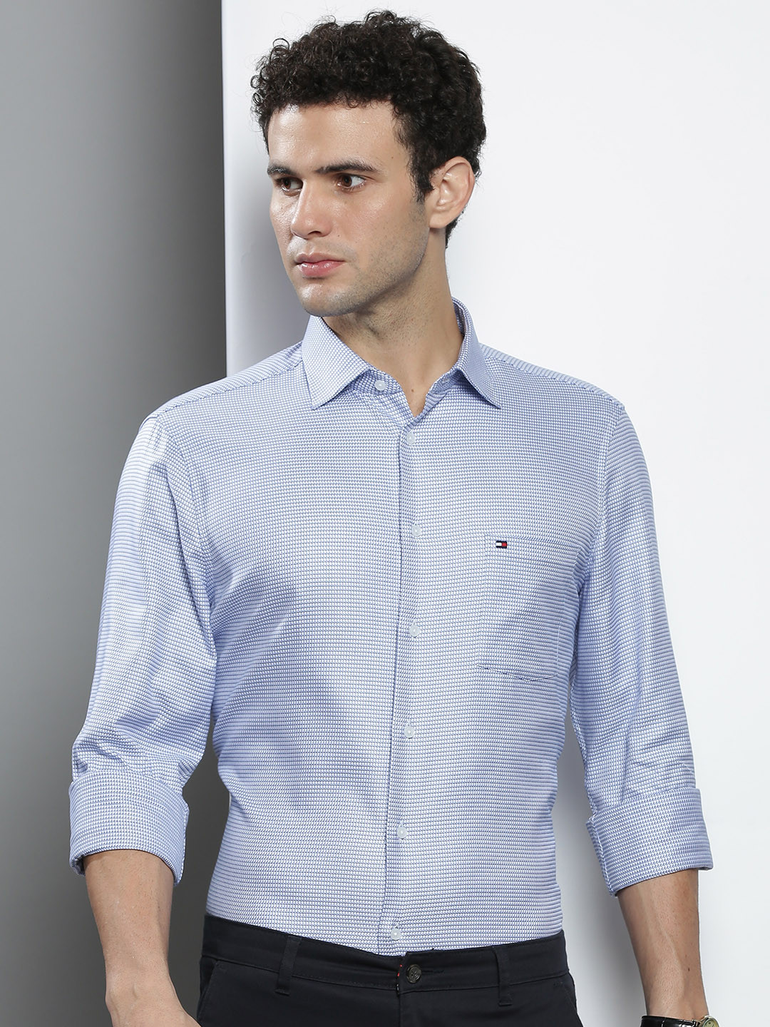 

Tommy Hilfiger Men Blue Textured Formal Shirt