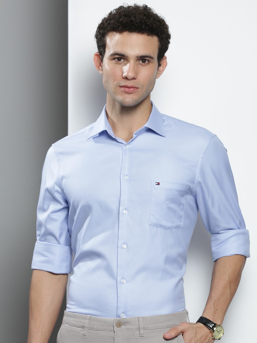 

Tommy Hilfiger Men Blue Self-Design Geometric Formal Shirt