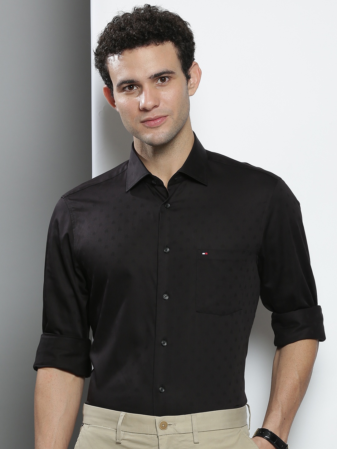 

Tommy Hilfiger Men Black Self-Design Jacquard Formal Shirt