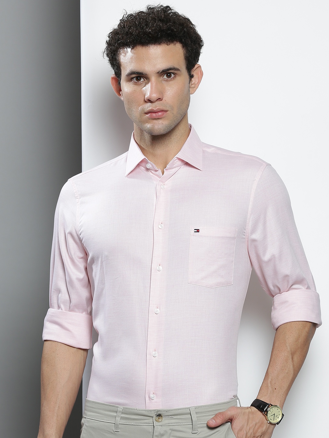 

Tommy Hilfiger Men Pink Solid Pure Cotton Casual Shirt