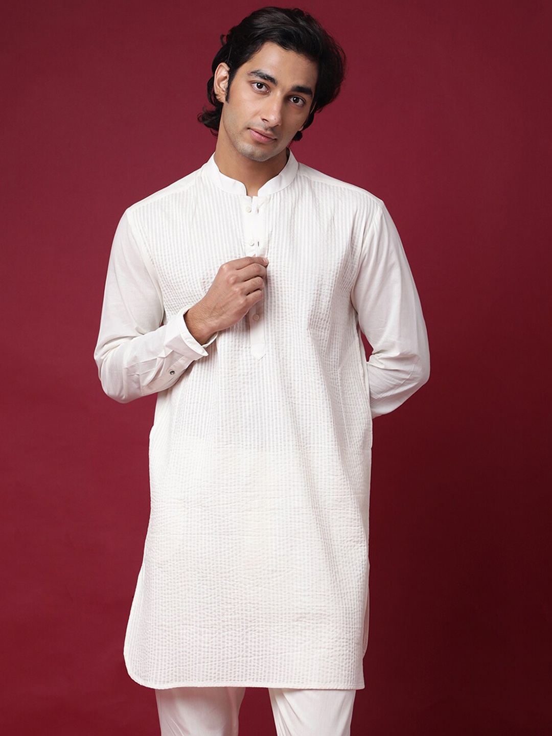 

RARE RABBIT Men Pintuck-1 Regular Fit Mandarin Striped Kurta, Off white