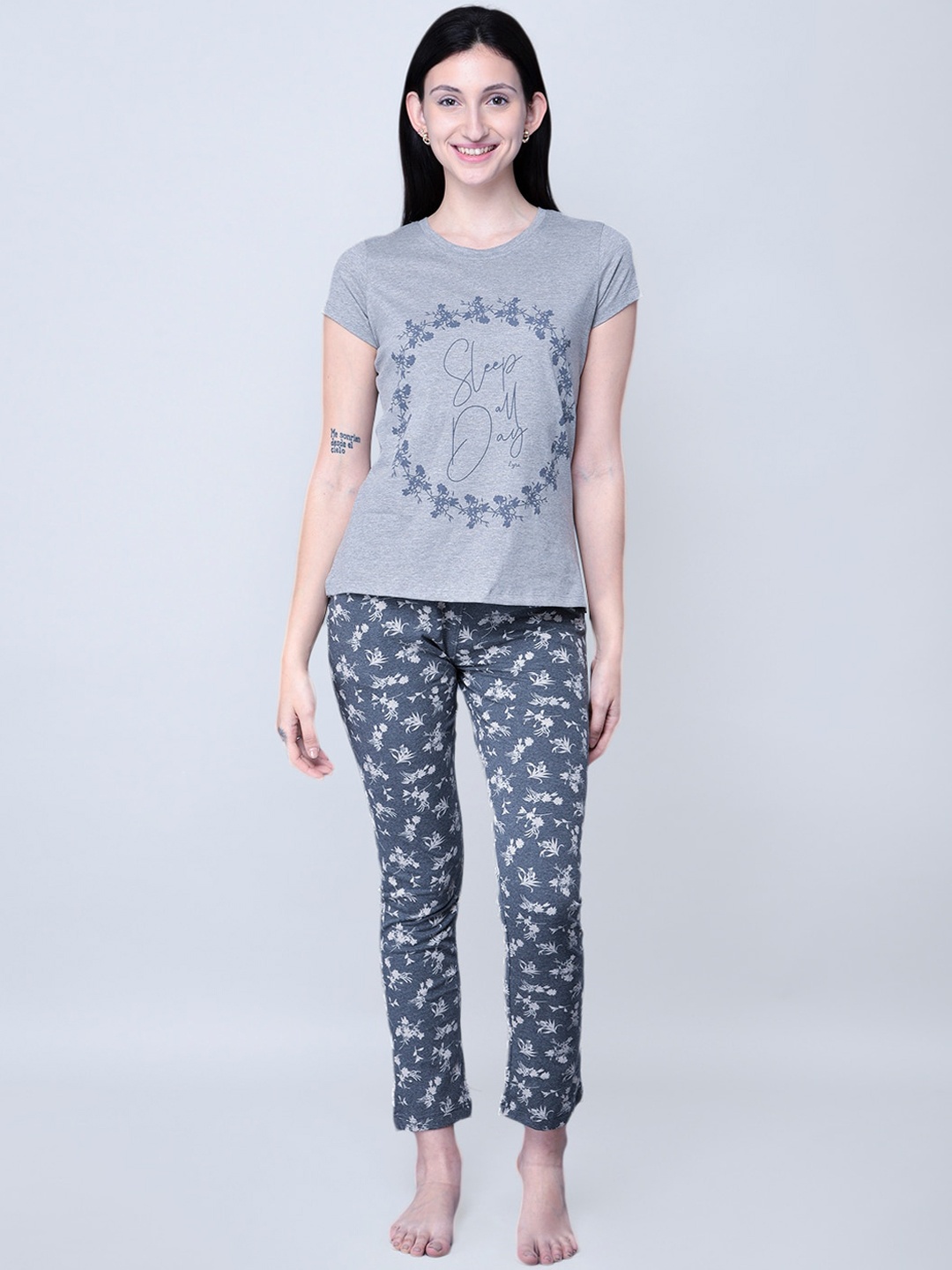 

LYRA Women Grey & White Printed Pure Cotton Night suit