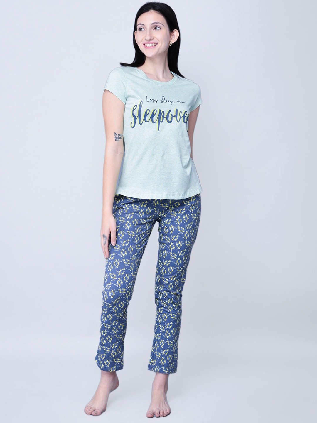 

LYRA Women Blue & Yellow Pure Cotton Printed Night suit