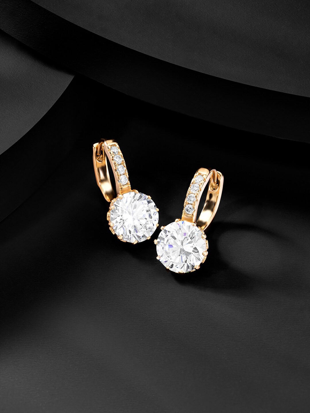 

Peora Gold-Toned & White Contemporary Drop Earrings