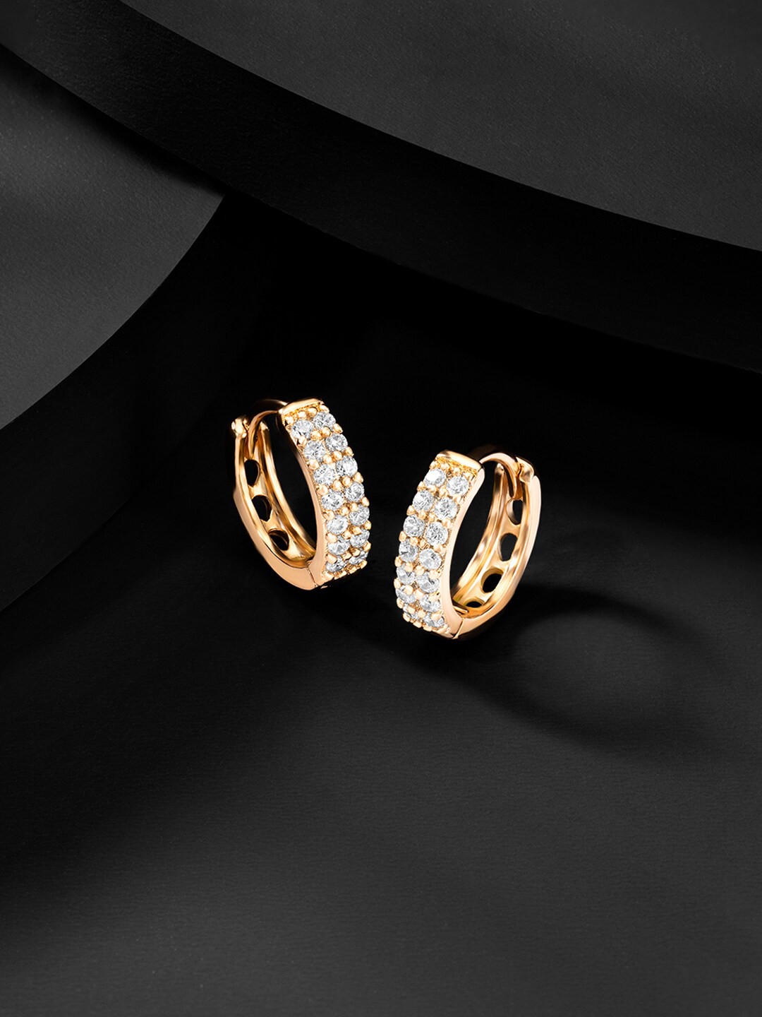 

Peora Gold-Toned & White Contemporary Hoop Earrings