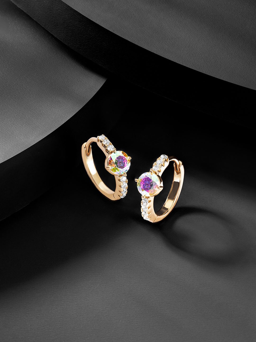

Peora Gold-Toned & White Contemporary Hoop Earrings