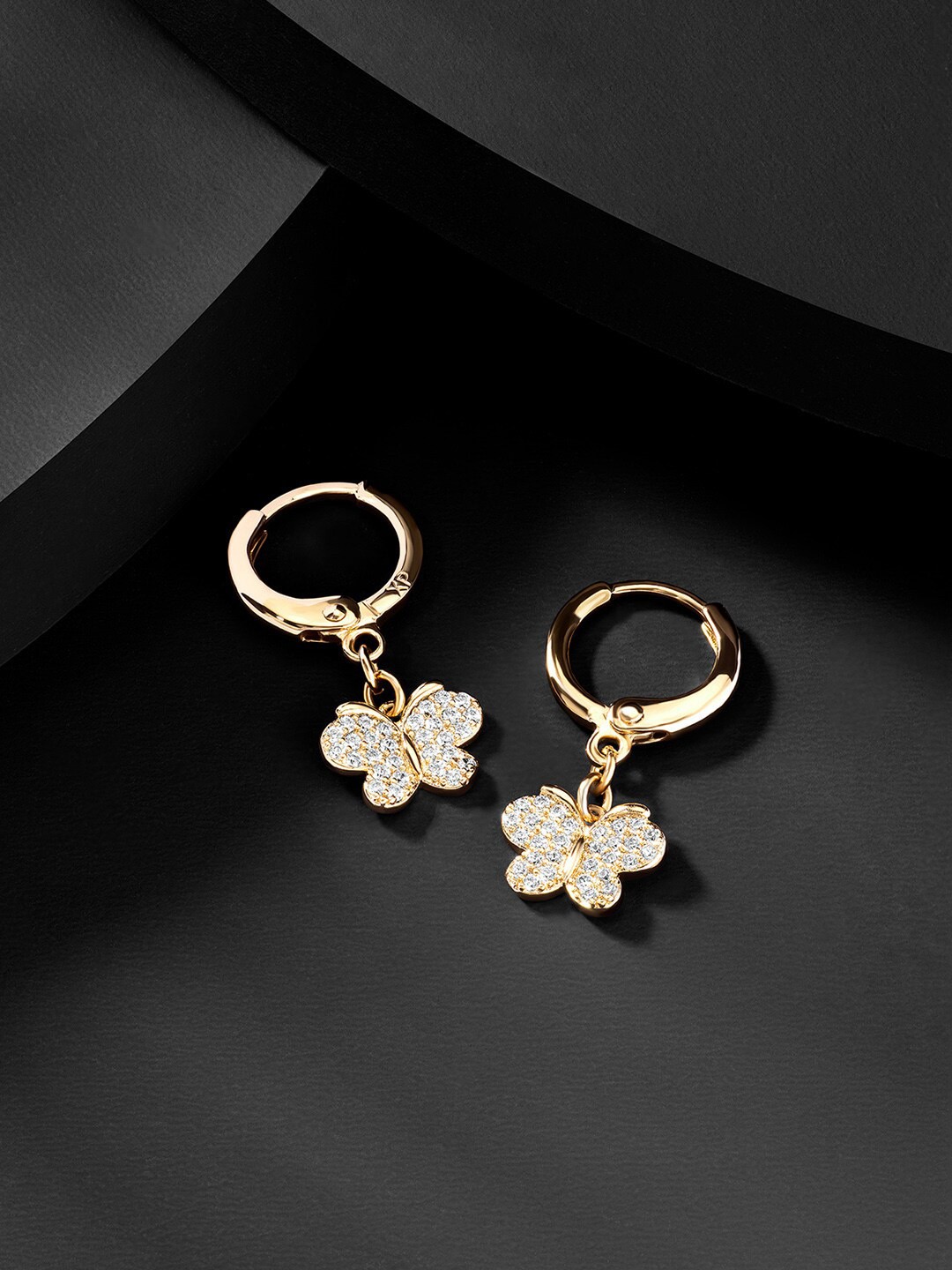 

Peora Gold-Toned & White Contemporary Drop Earrings