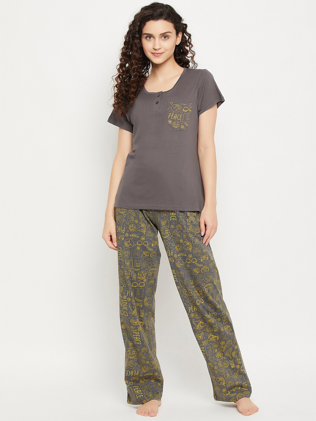 

Clovia Women Grey & Green Printed Night suit