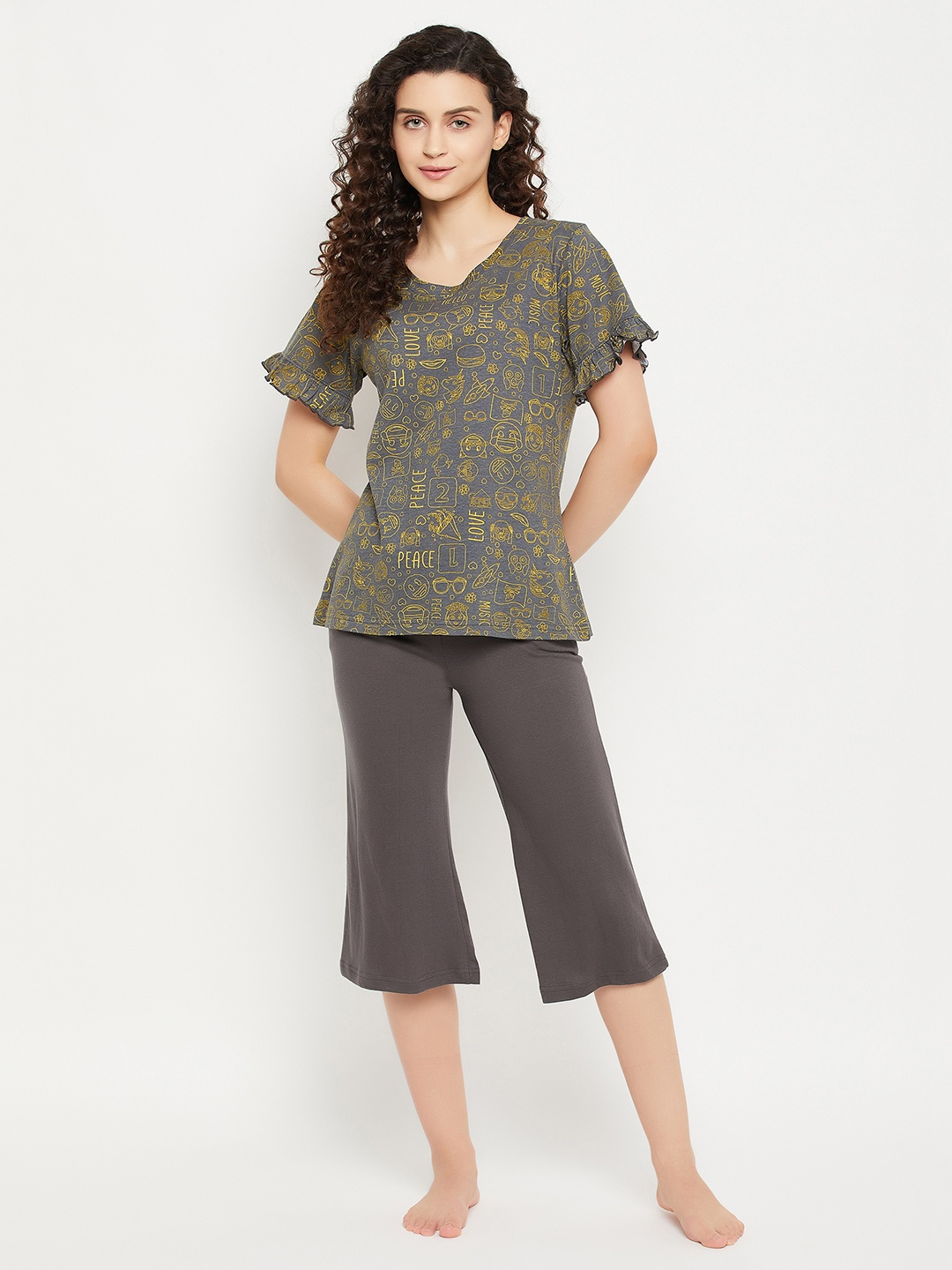 

Clovia Women Grey & Yellow Printed Night suit