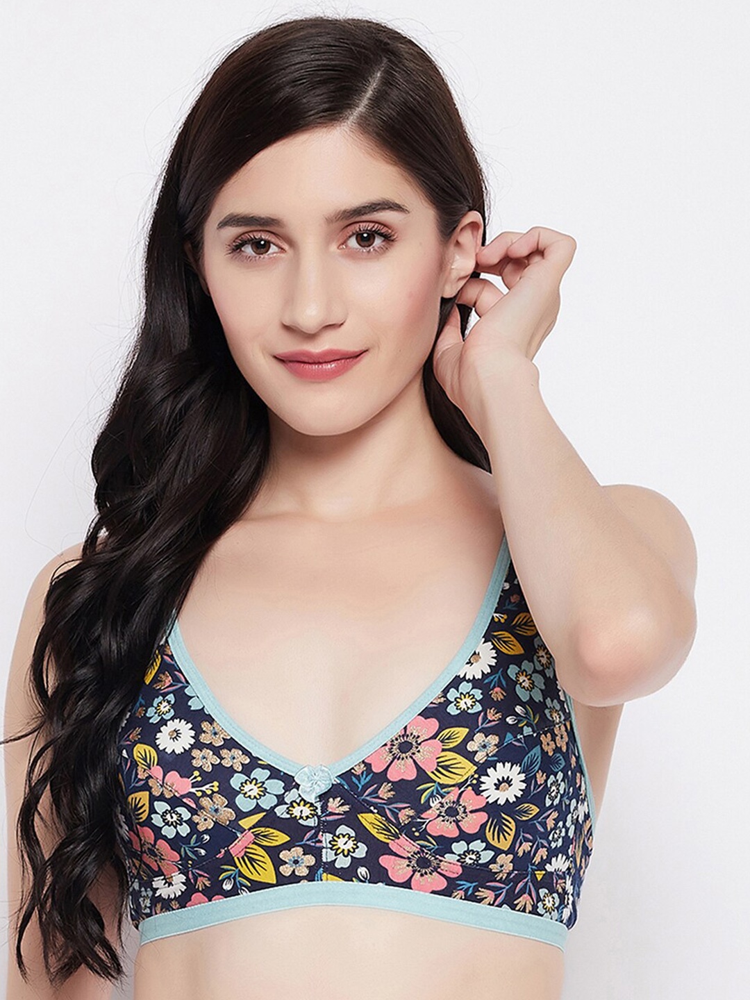 

Clovia Blue & White Floral Printed Bra