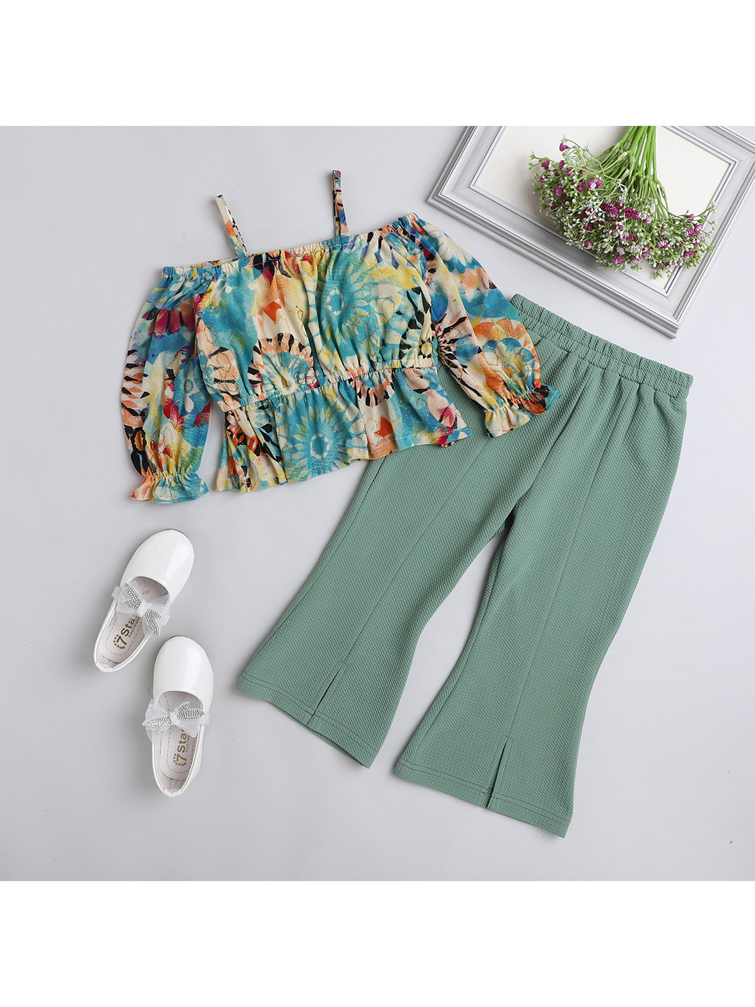 

taffykids Girls Green & Yellow Printed Top with Trousers