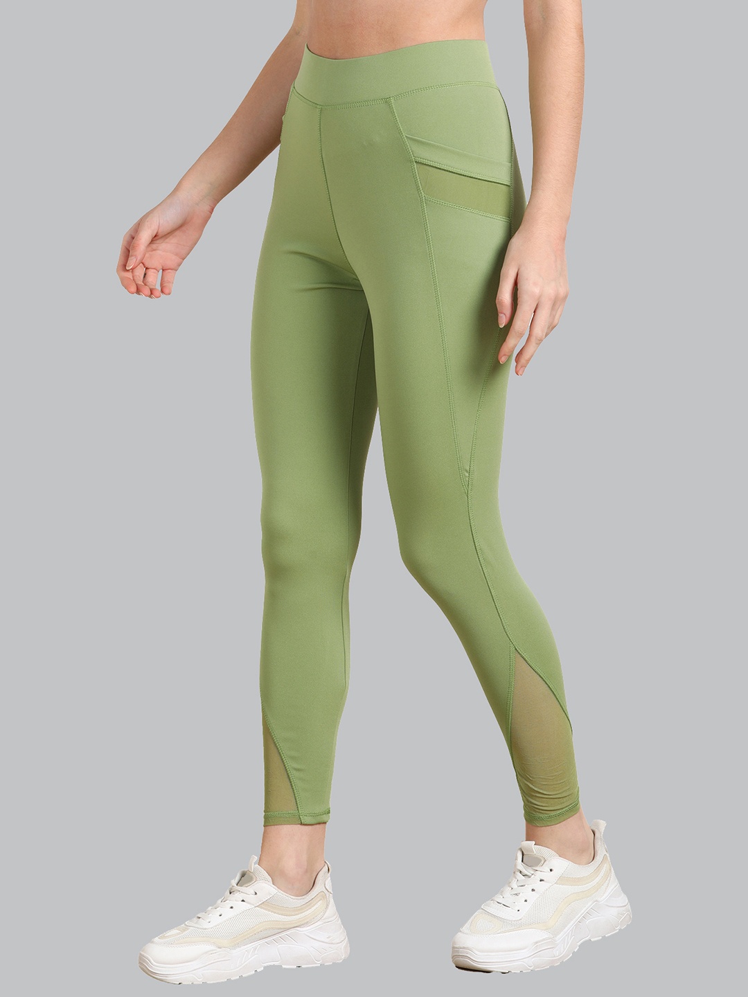 

SHARKTRIBE Women Green Solid Tights