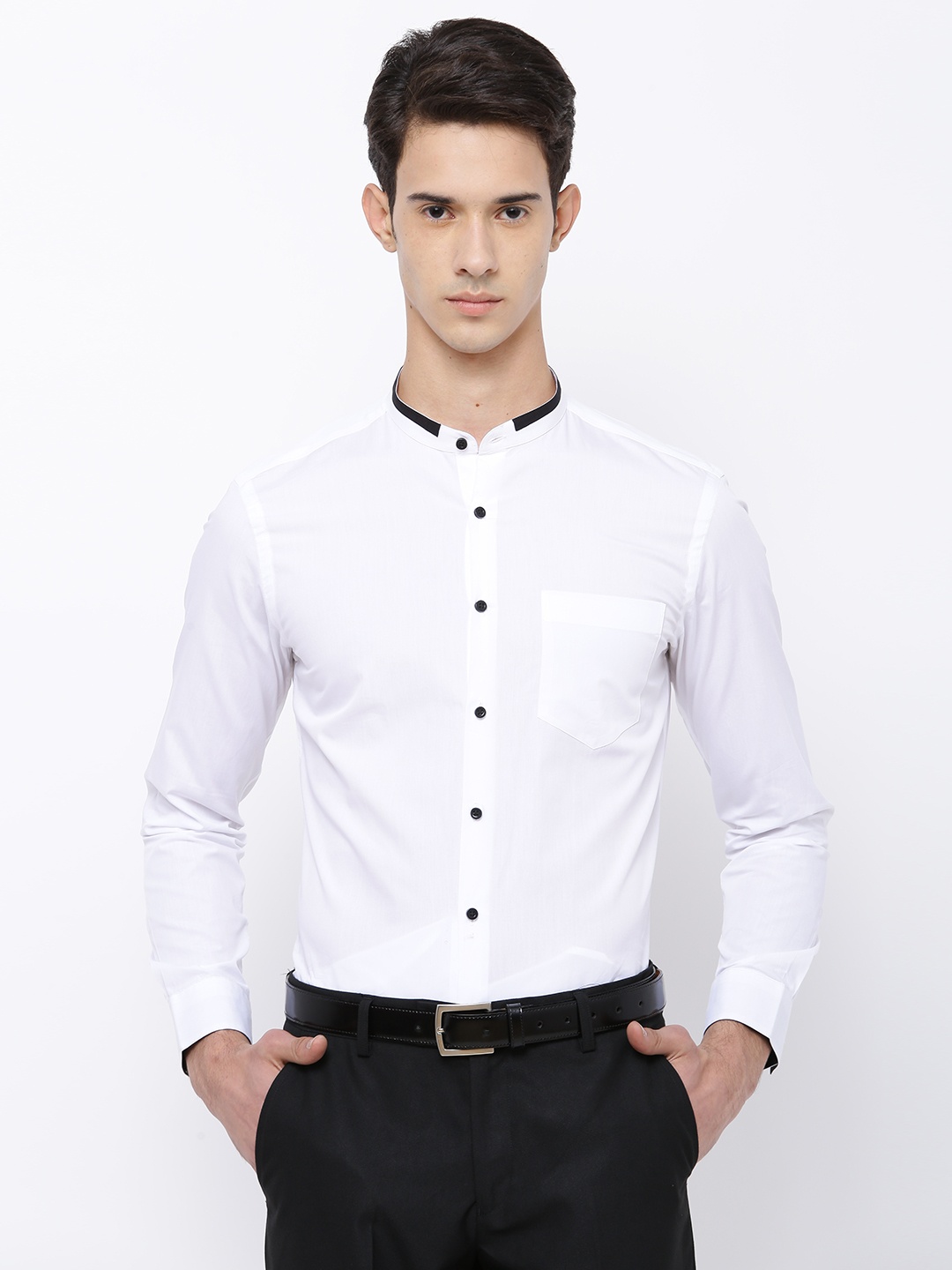 

Black coffee Men White Slim Fit Solid Formal Shirt