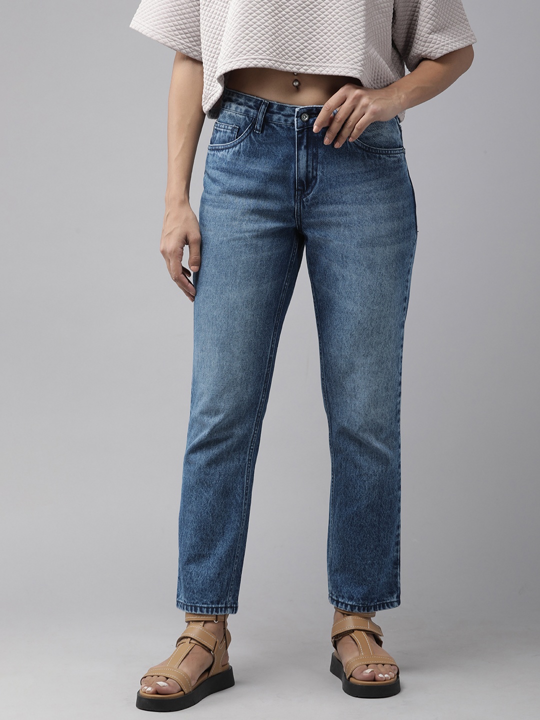 

Roadster Women Blue Straight Fit Light Fade Jeans