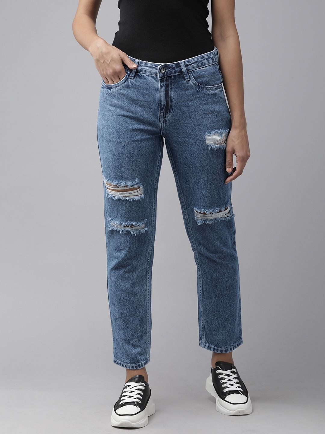 

Roadster Women Blue Straight Fit Mildly Distressed Jeans