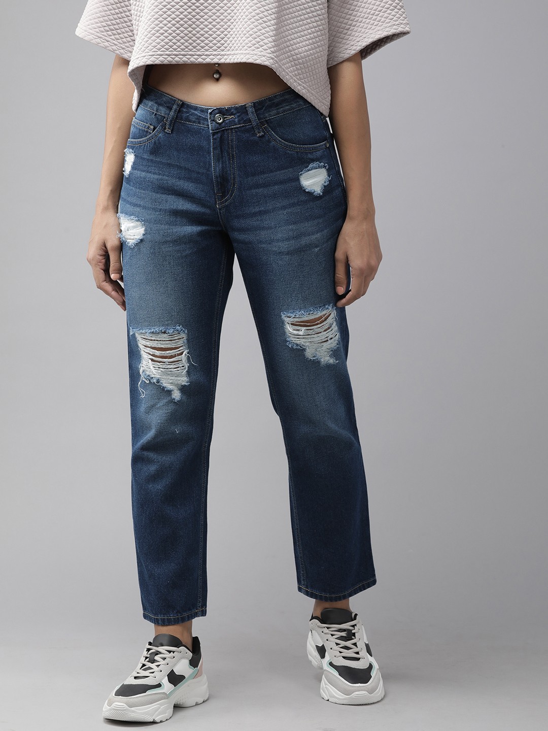 

Roadster Women Blue Straight Fit Mildly Distressed Light Fade Jeans