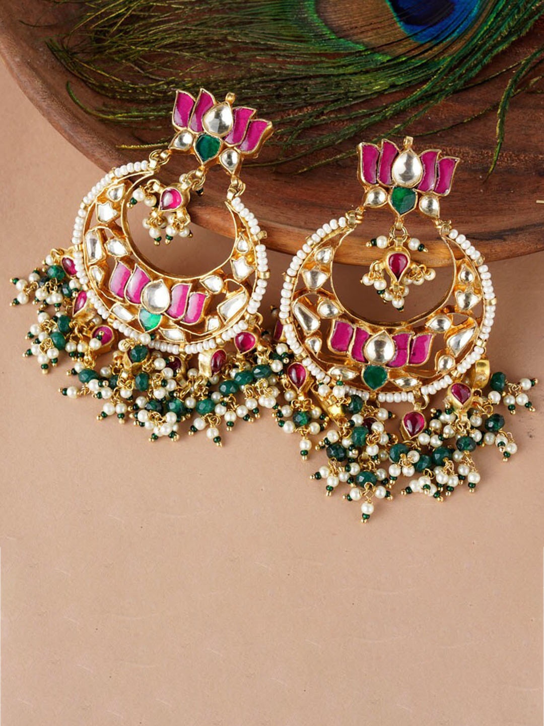 

AURAA TRENDS Gold-Toned & Green Contemporary Drop Earrings